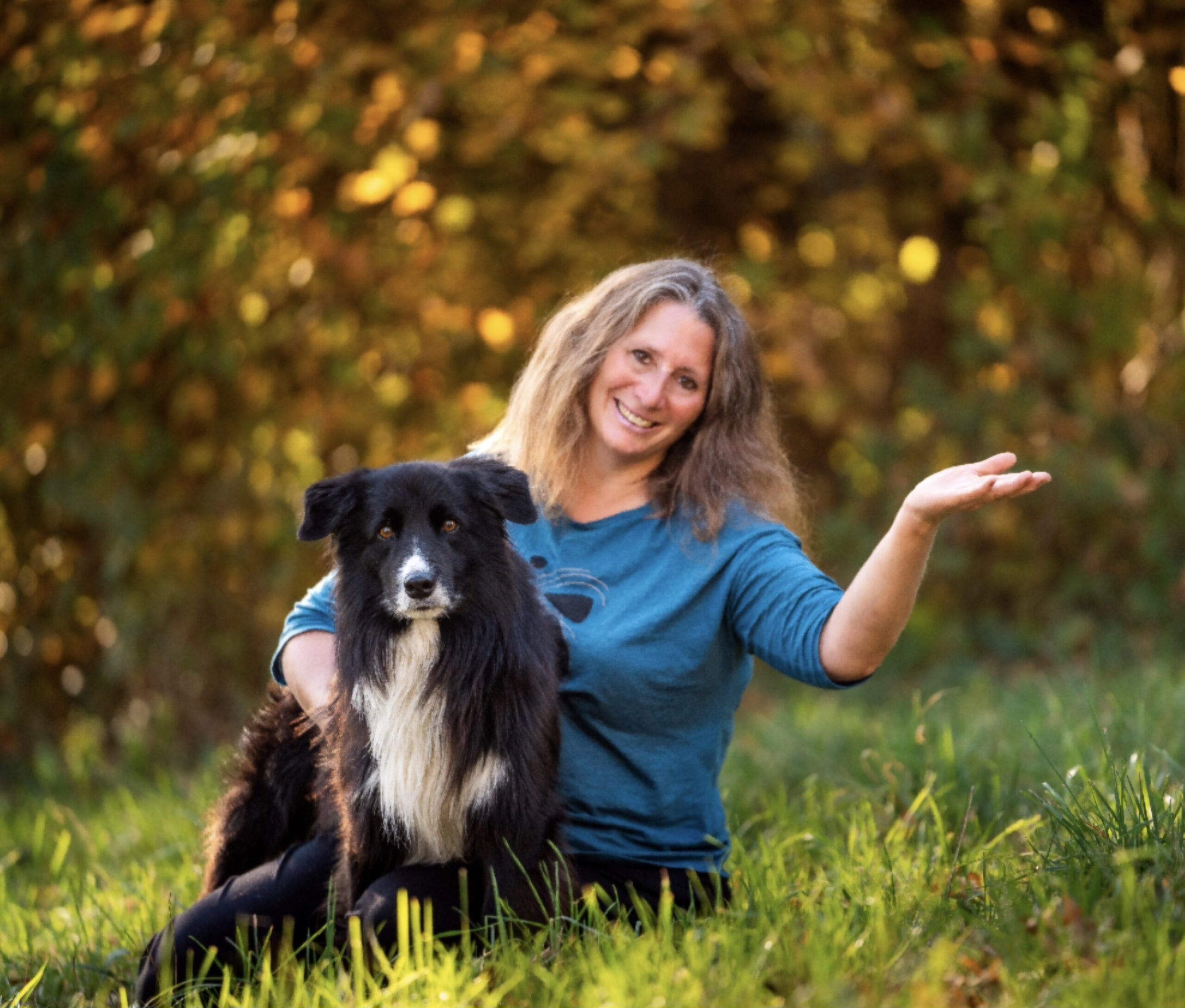 Anja und Malibu - nach rechts zeigend